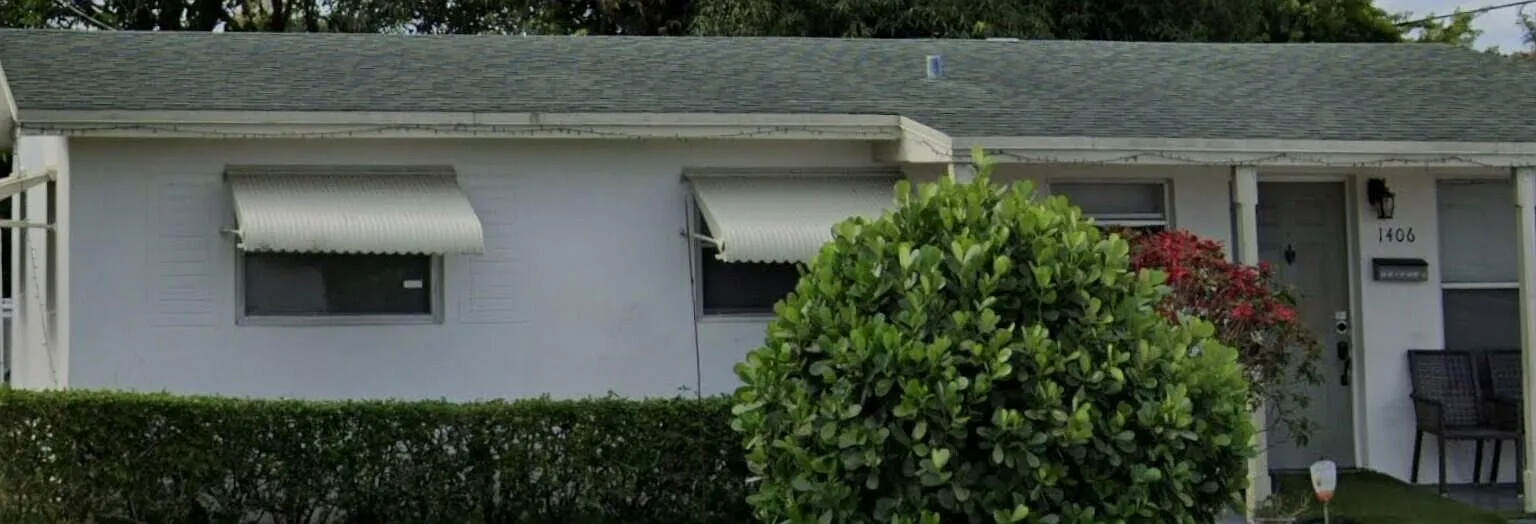 3 bed, 1.0 bath, 912 sqft, $2,200 — Photo 1