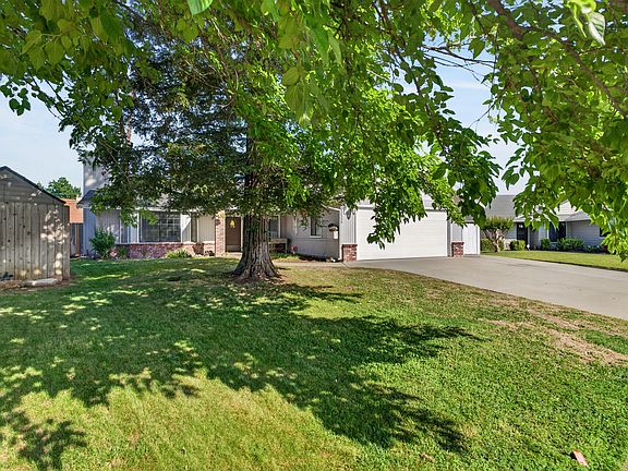 2nd image of 2550 Cimarron Dr