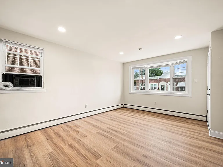 636 Arthur St #1 — Photo 9