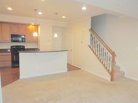 5th image of 15181 Leicestershire St