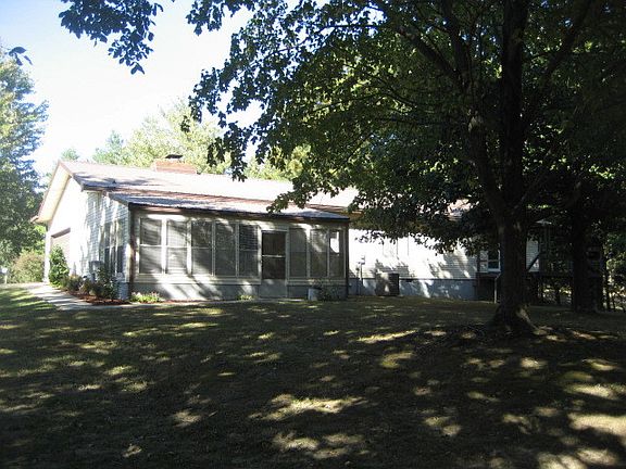 3rd image of 15142 Apple Blossom Ln