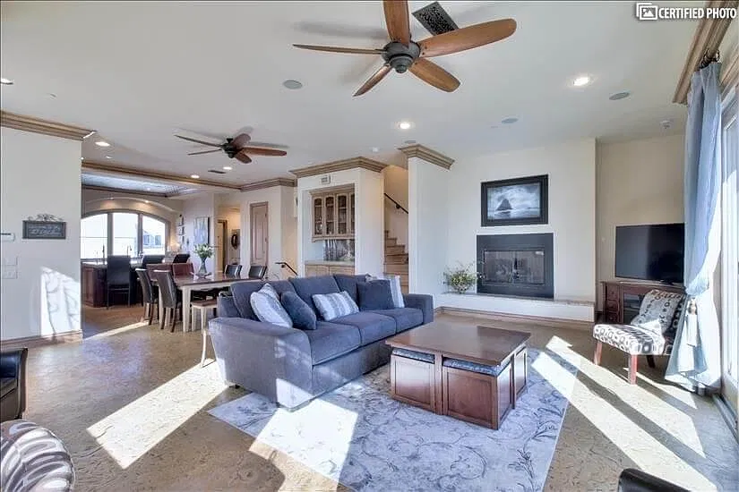 4 bed, 3.5 bath, 2500 sqft, $15,000 — Photo 4