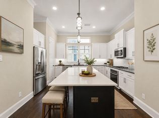 734 N Shepherd Dr, Houston, TX 77007
