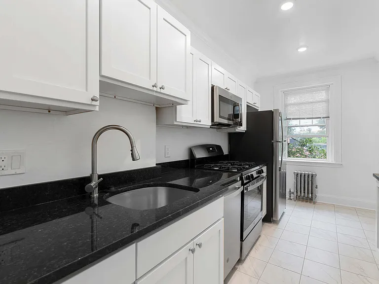 Kilsyth Hall Apartments — Photo 29