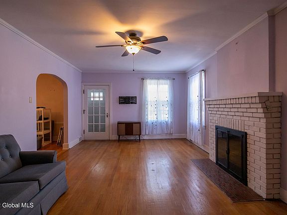 4th image of 828 New Scotland Ave