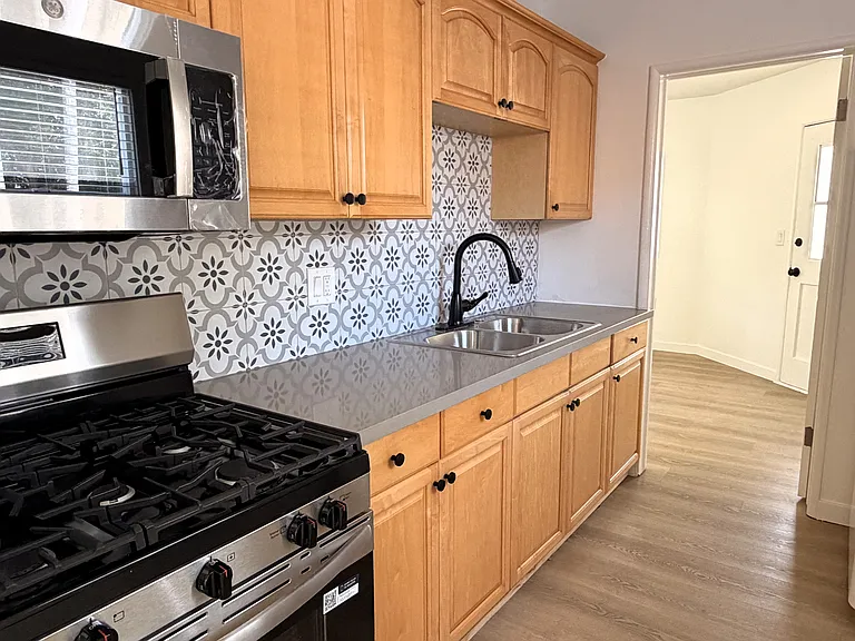 1210 Michigan Ave — Photo 13