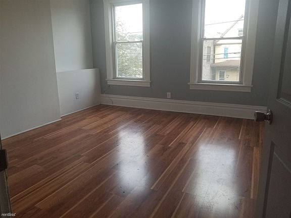 522 Bessemer Apt 2 Bedroom