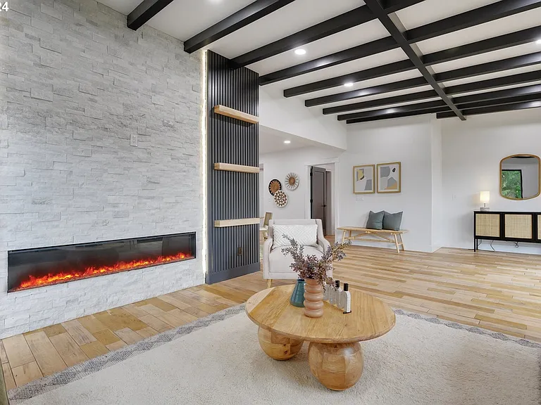 1403 SW Broadway Dr — Photo 32