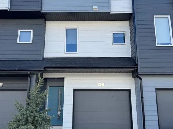 421 E Skyview Ranch Cir NE, Calgary, AB T3N 1Y8