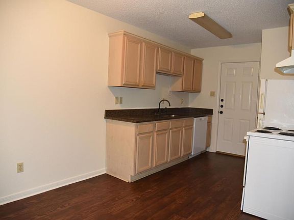 5th image of 1530 Northwood Blvd APT 1