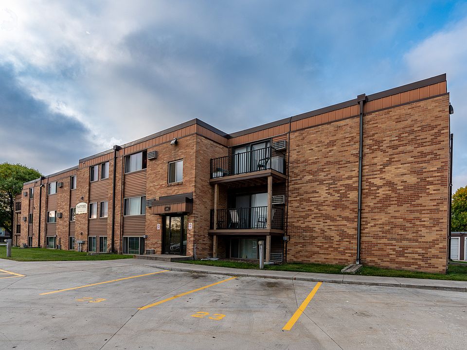 Fargo, ND Hartford Apartments | Exterior