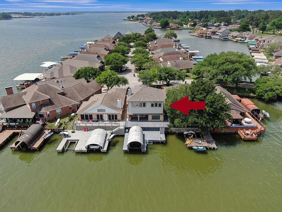 1st image of 12858 Pelican Island Dr