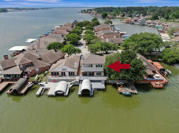 12858 Pelican Island Dr, Willis, TX 77318