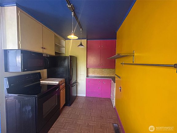 4th image of 725 Euclid Way