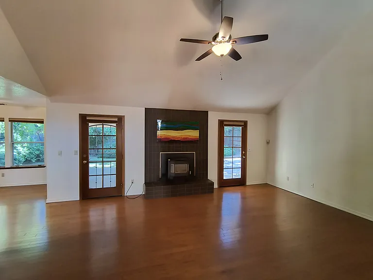 8071 Livorna Way — Photo 6