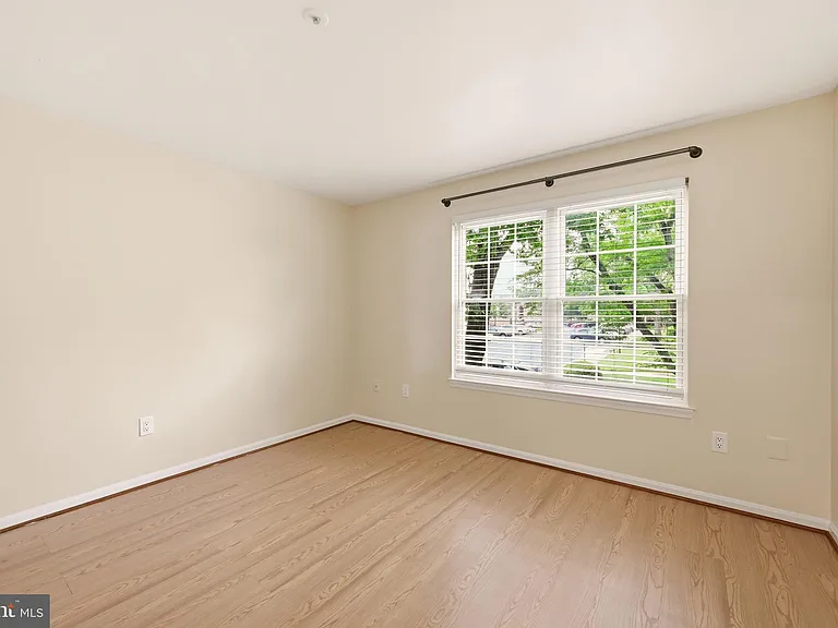 2505 McVeary Ct #11D — Photo 21