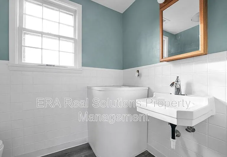 2704 Kilbourne Ave #REAR — Photo 6