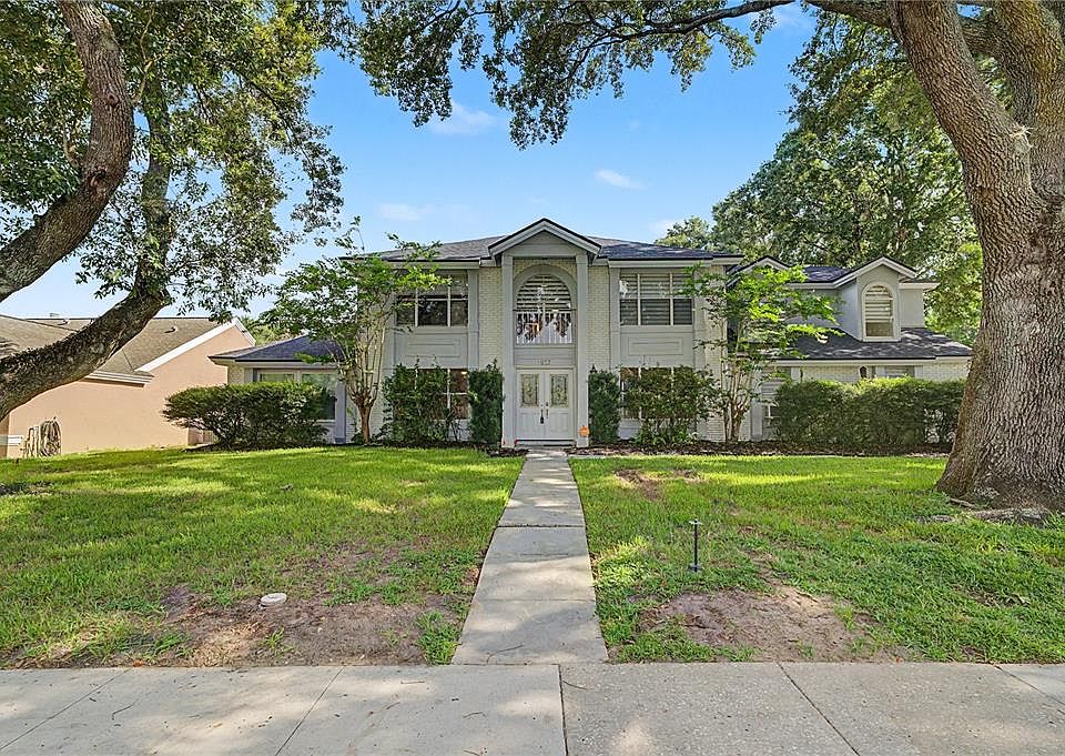 1st image of 1927 Palm View Dr