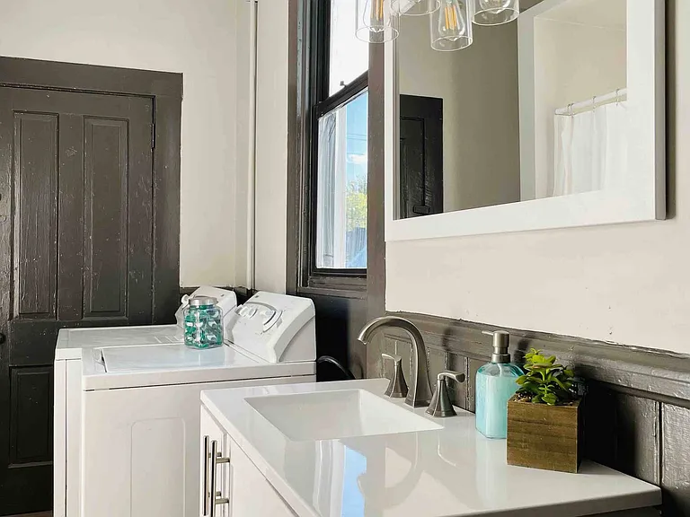 133 Washington Ave #4 — Photo 3