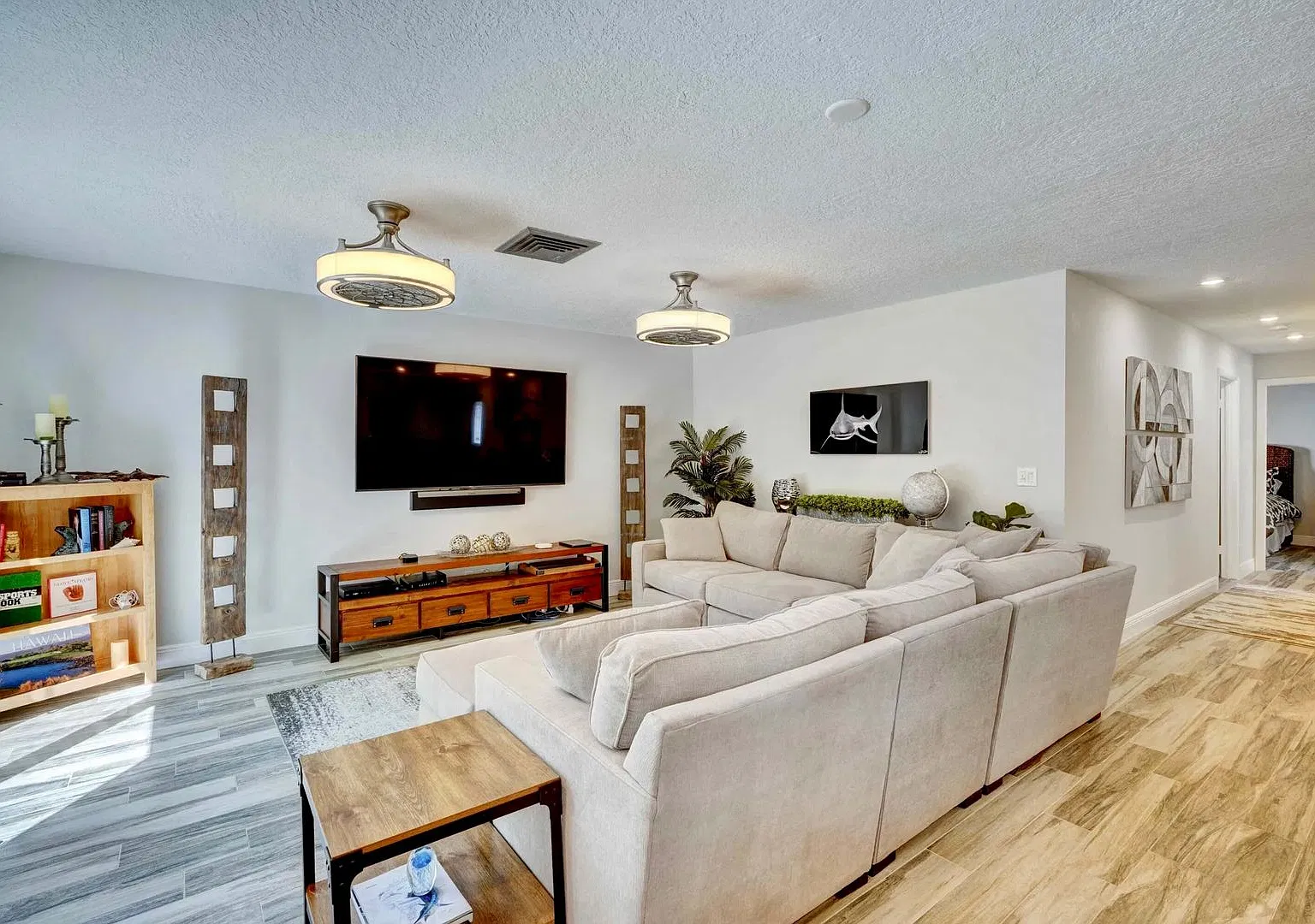 Coastal Escape: Serenity Near The Beach No Hoa, Fenced Yard! Available January 2027 Only — Photo 4