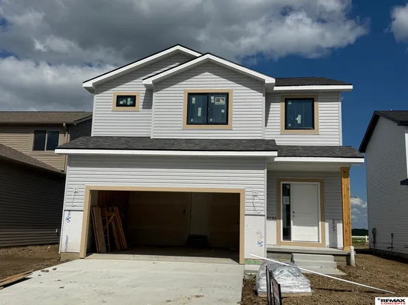 10518 S 76th St, Lincoln, NE 68516