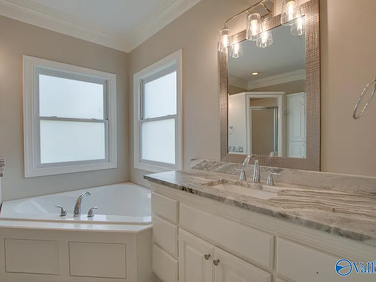 3017 Brunswick Cir SE — Photo 40