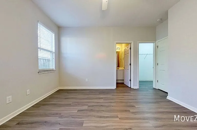 9409 Night Harbor Dr — Photo 12