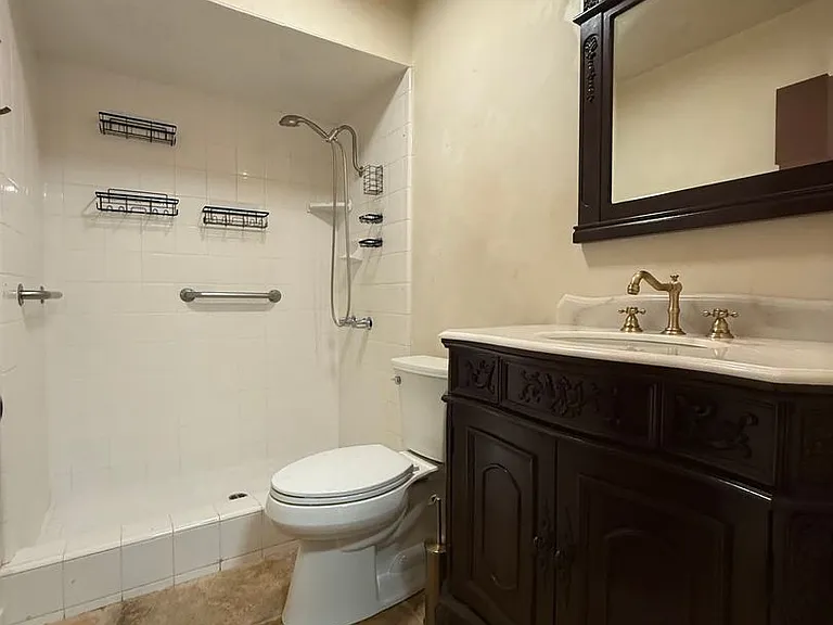 553 Front St — Photo 13