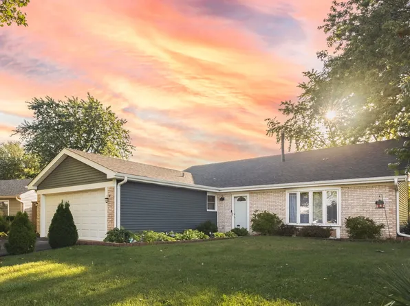 627 Chesapeake Dr, Bolingbrook, IL 60440