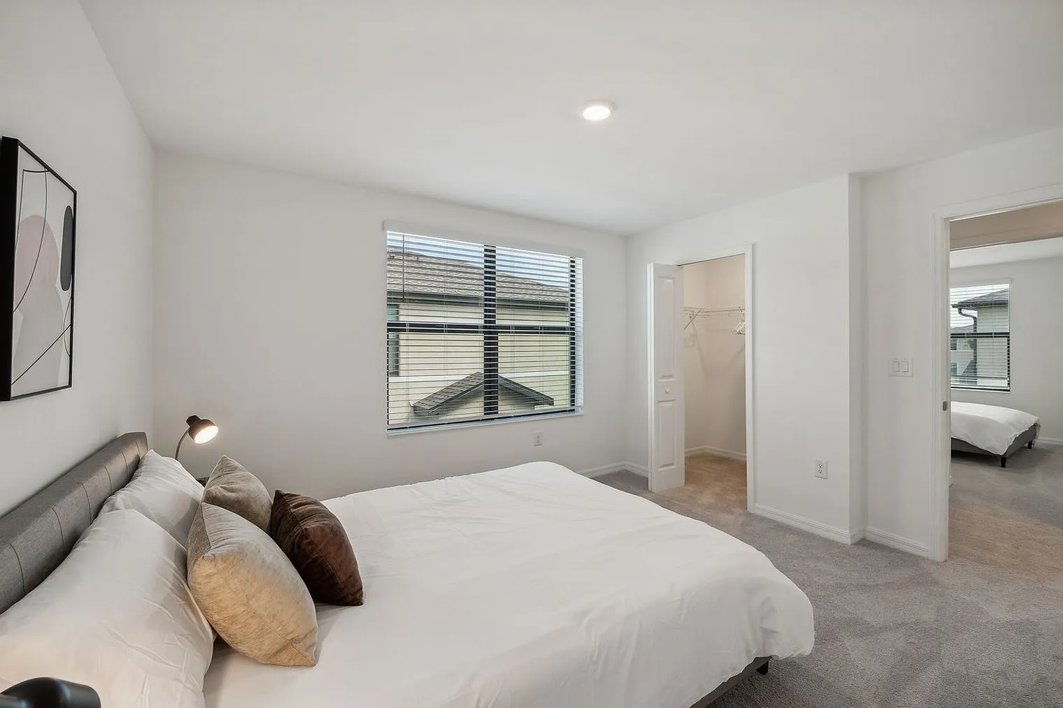 3 bed, 2.5 bath, 13906 sqft, $2,105 — Photo 4
