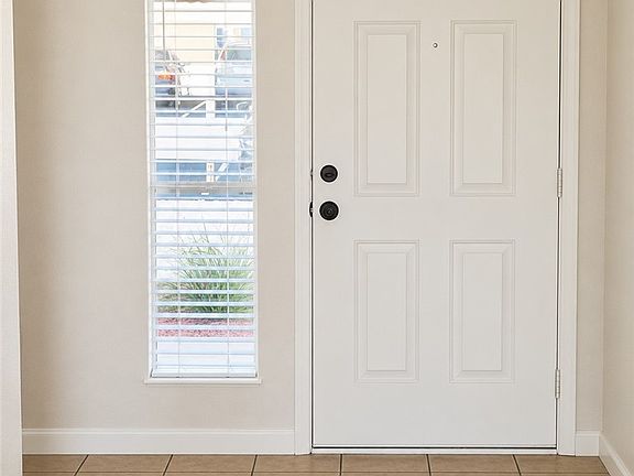 4th image of 300 N Pine Haven St #104