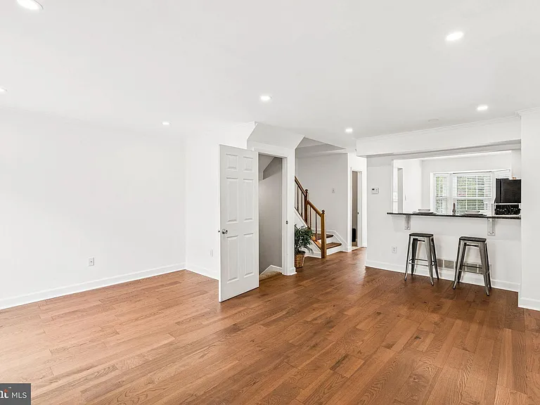3820 Rolling Way — Photo 13