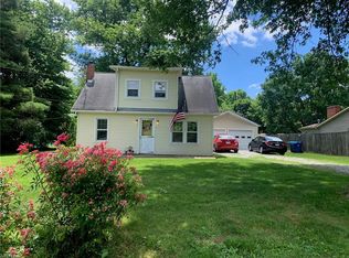 2064 Lake Rd, Akron, OH 44312