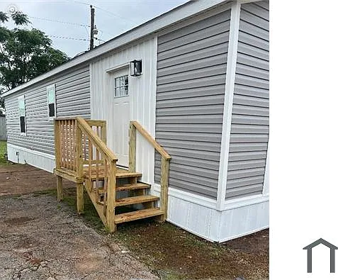 2225 Highway 20 — Photo 2