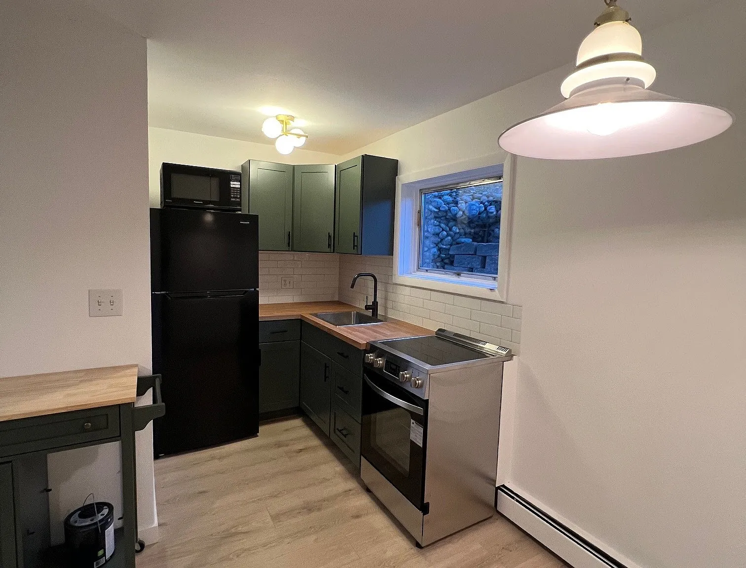 2 bed, 750 sqft, $3,200 — Photo 3