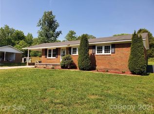 1145 Pine Dr, Morganton, NC 28655