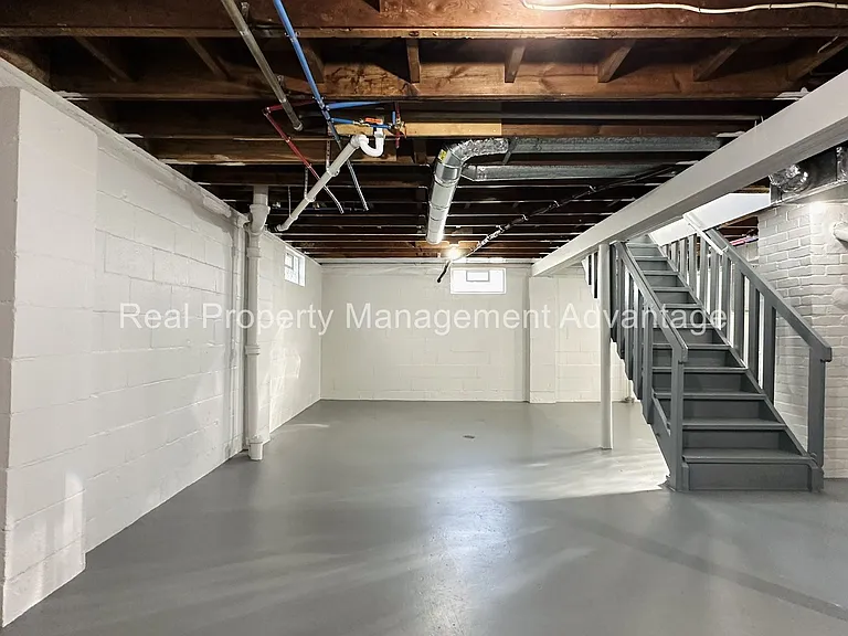 21012 Beechwood Ave — Photo 12