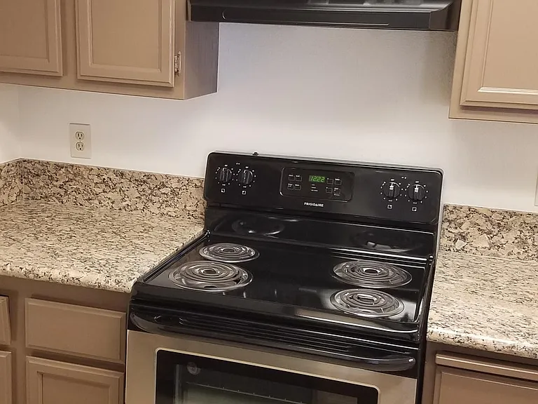 22452 Chaparral Ln — Photo 12
