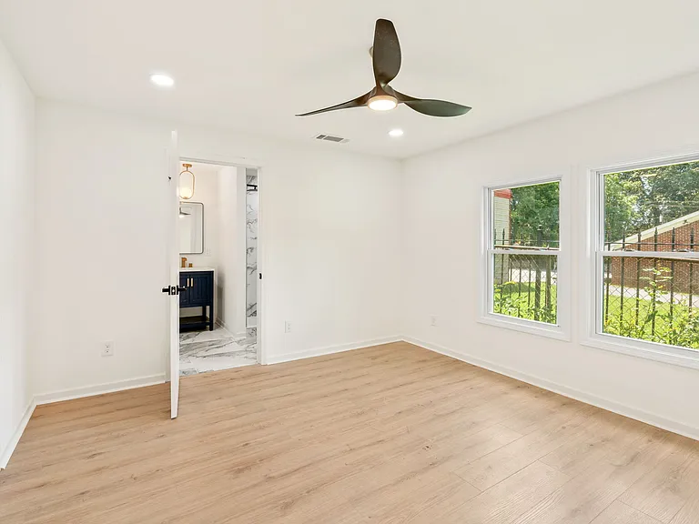 149 Edwards St NW — Photo 15