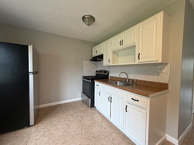 1054 Bank St #12F — Photo 4