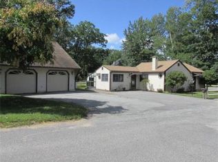 26 W Shore Rd, Merrimac, MA 01860