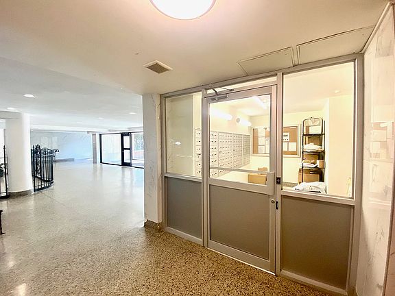 4th image of 6011 Broadway APT L7