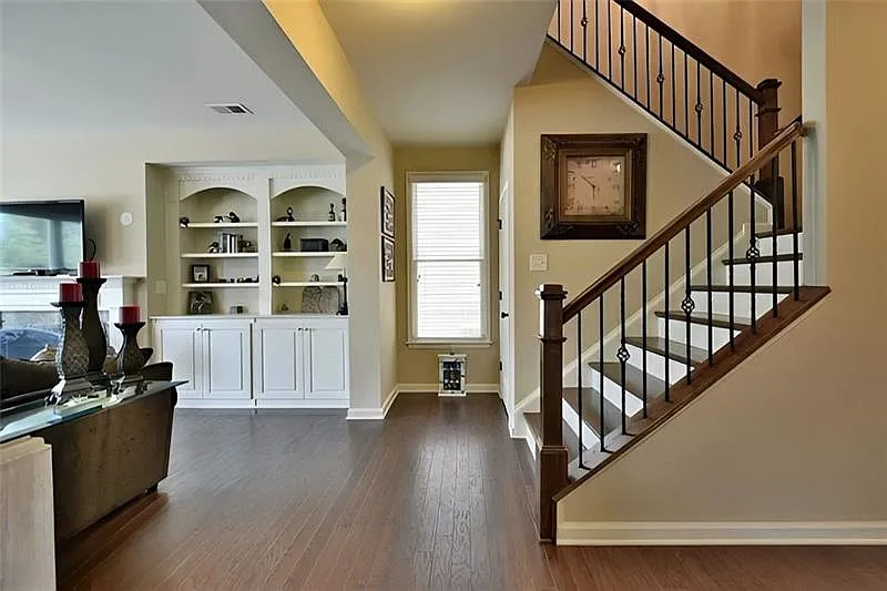 4 bed, 3200 sqft, $3,200 — Photo 3