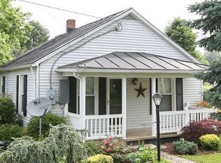 202 7th St, Grottoes, VA 24441