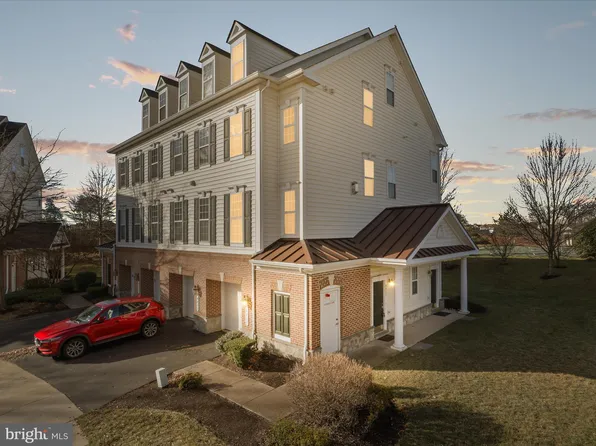 6857 Hampton Bay Ln, Gainesville, VA 20155