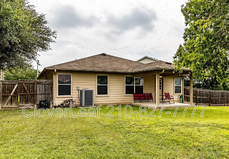 229 Hereford St — Photo 32