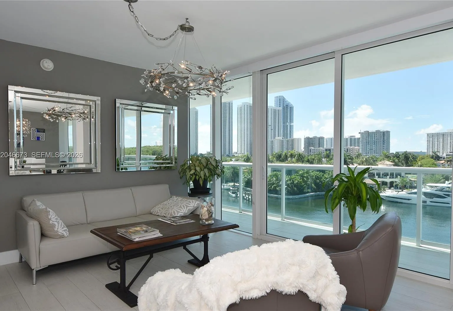 400 Sunny Isles Condo Eas — Photo 1