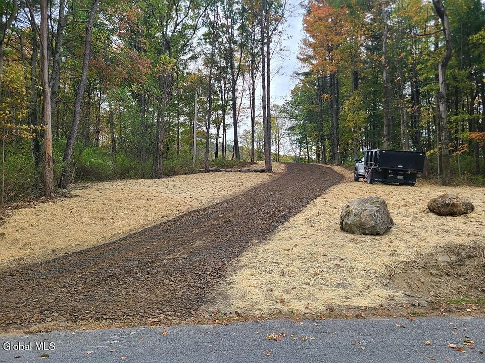 2nd image of L10 Horton Road