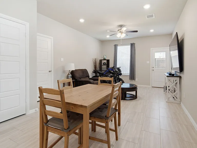 3141 Pecan Farm Ln — Photo 10