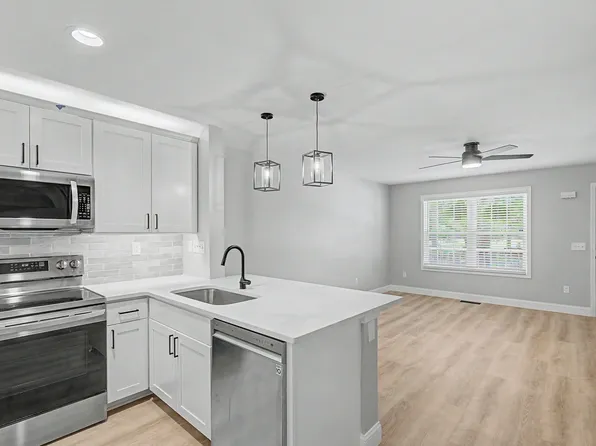 1512 E Henry St, Savannah, GA 31404